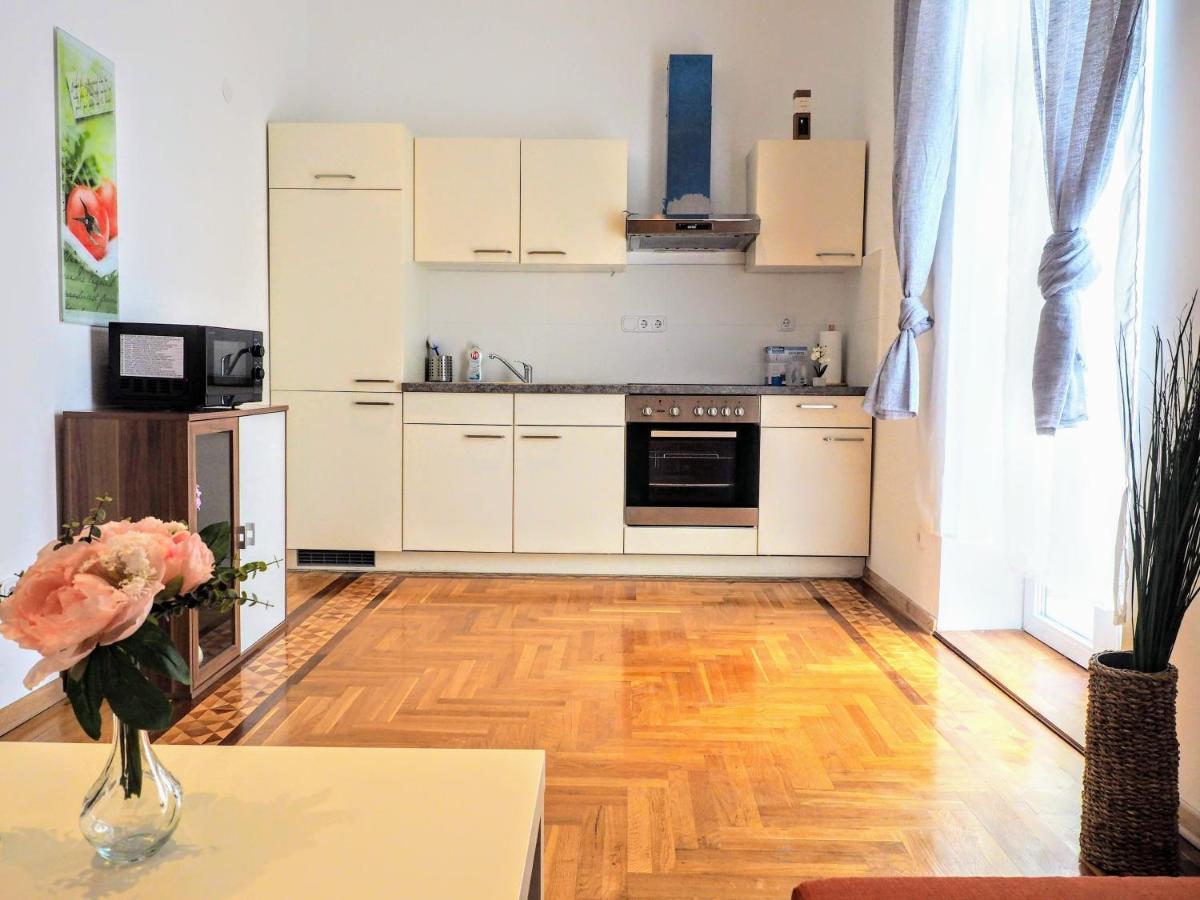 City Villa Schoenbrunn Apartments - Contactless 24H Check-In ウィーン エクステリア 写真
